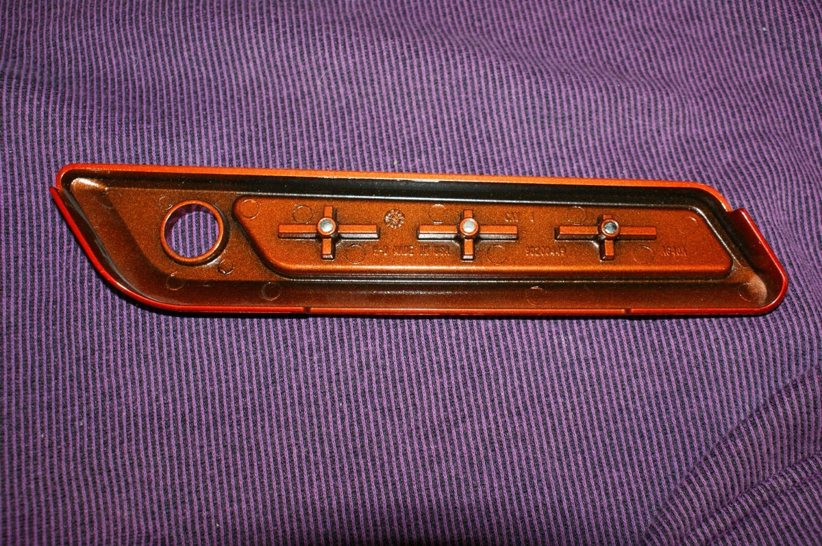 Genuine Harley Davidson Right Hand Saddlebag Face plate 90200984EGX Lava Orange