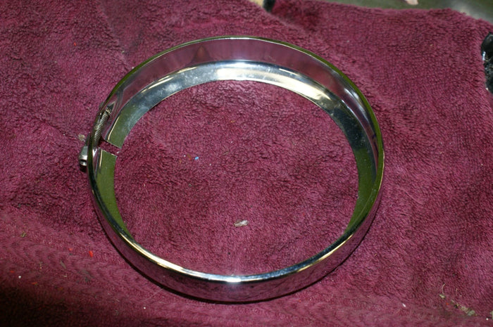 Genuine Harley Davidson Ring Bezel Passing Lamp 68725-62 w/screw&nut NICE!