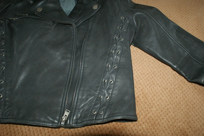 Brand New Harley Davidson Womens leather Jacket SIZE Medium ( small cut)