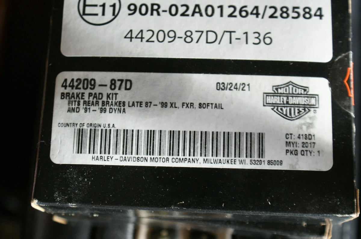 NOS OEM Harley Davidson 44209-87D Brake Pad kit - used for display only