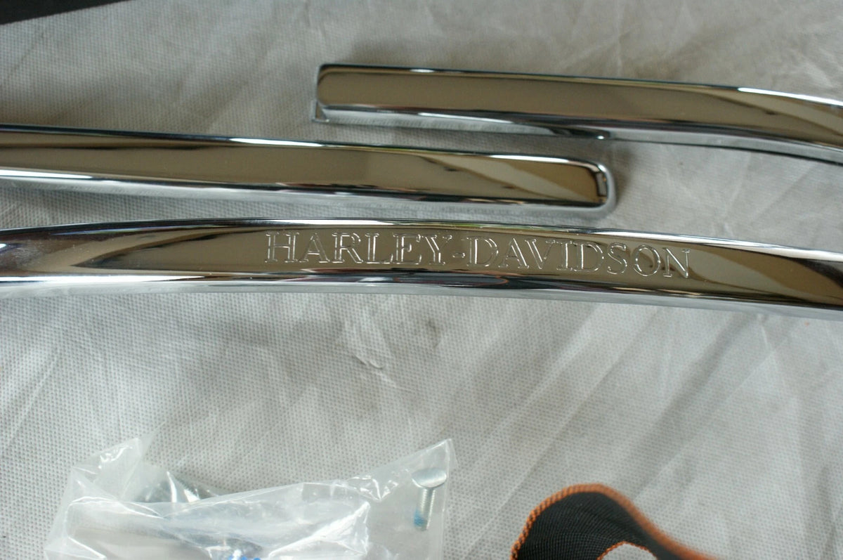 NOS Genuine Harley-Davidson windshield trim FXDWG FXSTC 58363-95