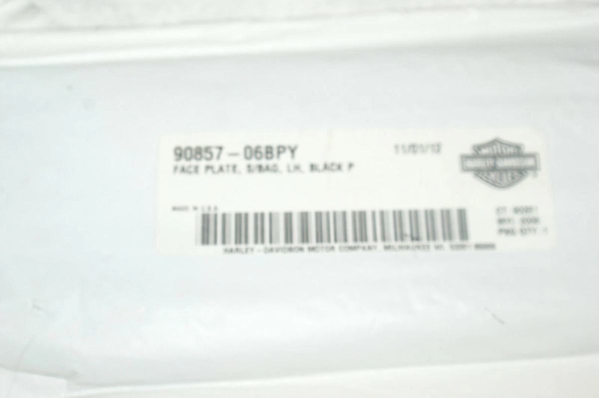 NEW Harley Davidson saddlebag face plate black pearl LEFT 90857-06BPY