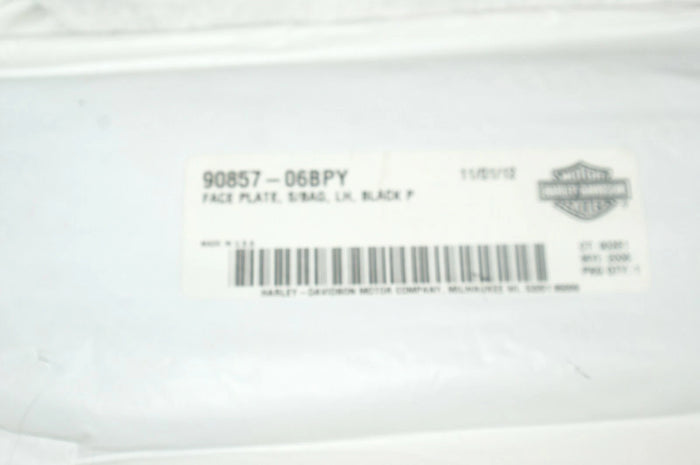 NEW Harley Davidson saddlebag face plate black pearl LEFT 90857-06BPY