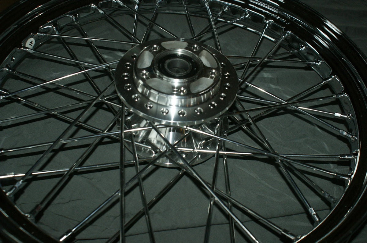 New Genuine Harley Davidson 19 x 2.50 spoked front wheel 43312-08