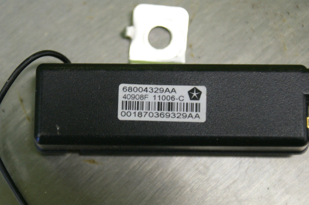 09 10 Dodge Viper Antenna & Radio - MODULE 68004329AA -used 38 miles -