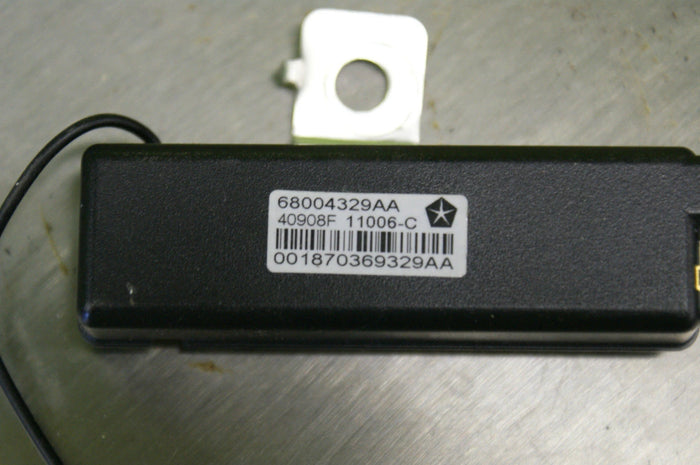 09 10 Dodge Viper Antenna & Radio - MODULE 68004329AA -used 38 miles -