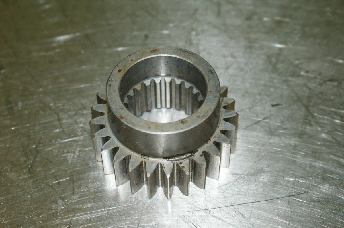 Harley Davidson transmission Fourth gear Counter shaft 35625-94 used Nice!