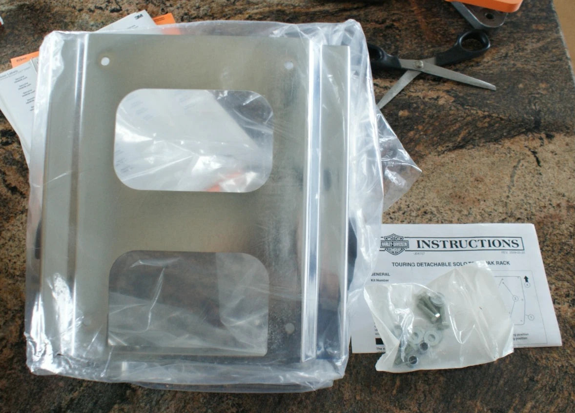 NOS Genuine Harley Davidson 53260-09 Detachable solo tour pak rack