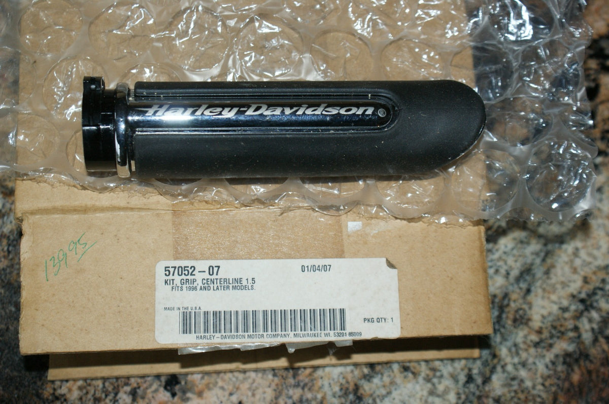 NOS Genuine Harley Davidson Hand Grips centerline 57052-07 USED FOR DISPLAY ONLY