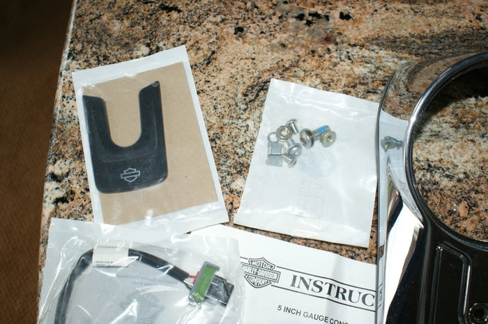 NOS Genuine Harley Davidson Instrument console chrome kit 70900835