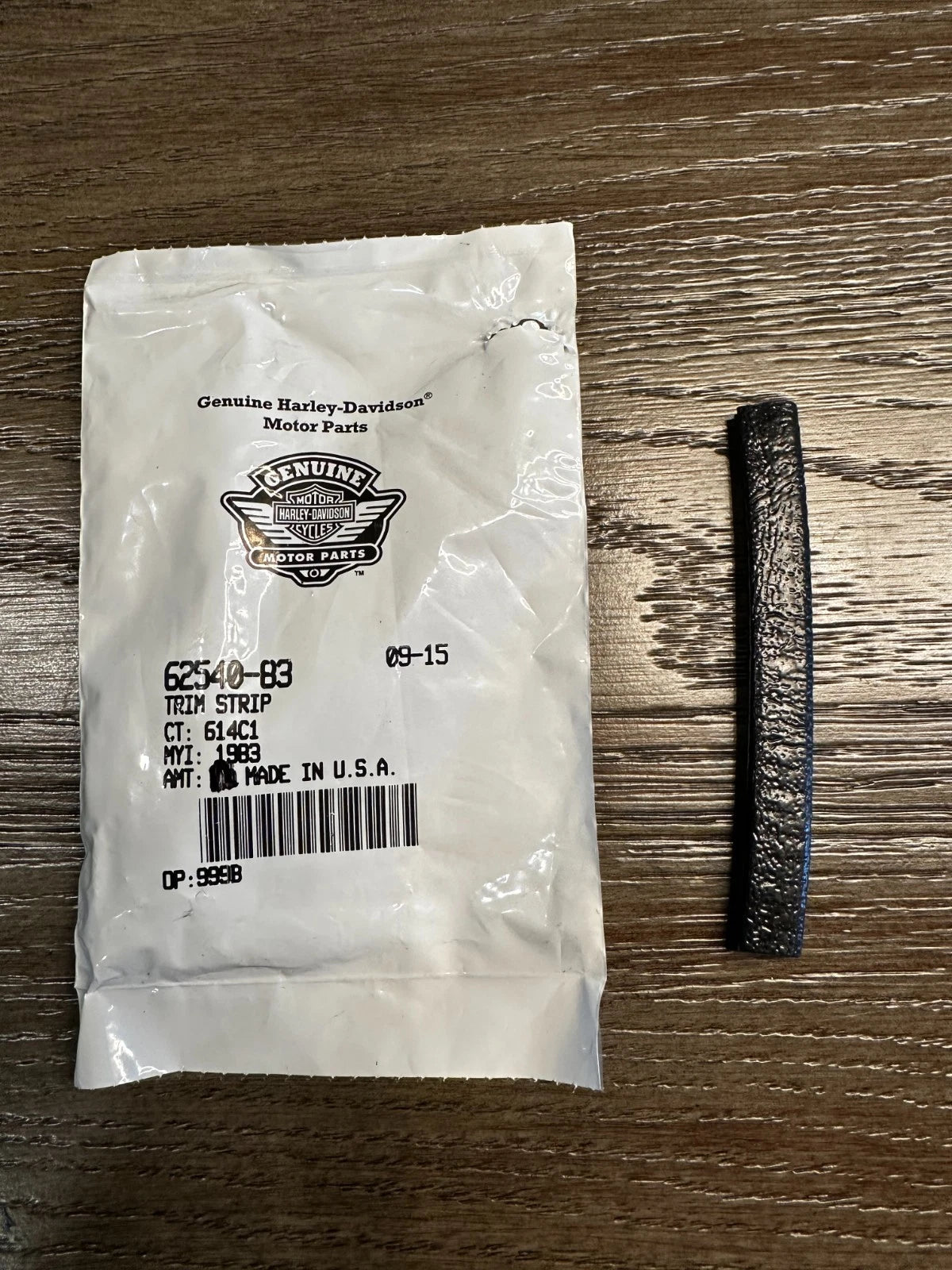 Lot Of 2 NOS Harley Davidson Oil Tank Trim Strip 62540-83