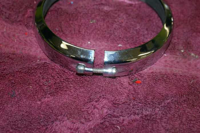 Genuine Harley Davidson Ring Bezel Passing Lamp 68725-62 w/screw&nut&rubbers