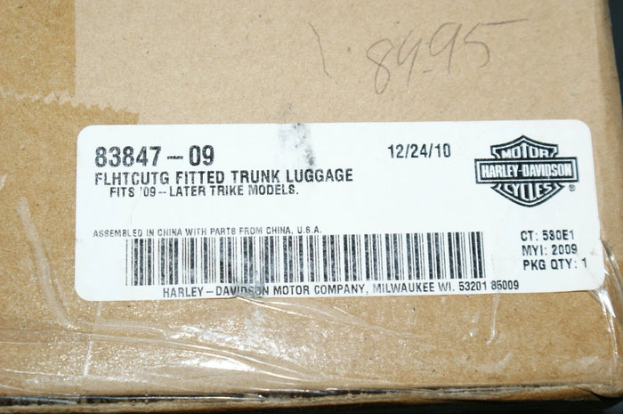 Genuine Harley Davidson trunk luggage trike models 83847-09
