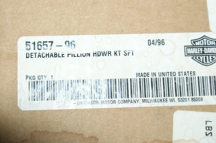 NOS OEM Harley Davidson Pillion Hardware kit Softail 51657-96 Missing item