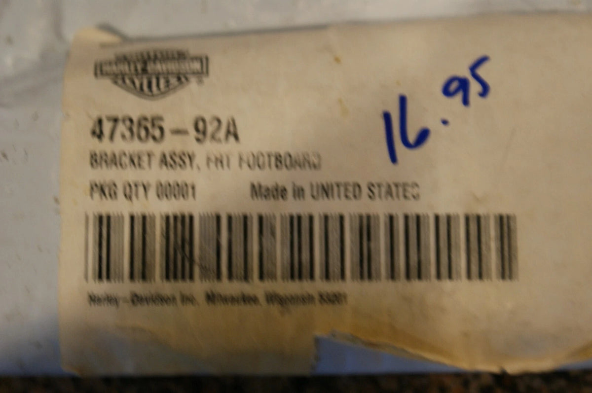 NOS OEM Genuine Harley Davidson Bracket Assy Front Footboard 47365-92A