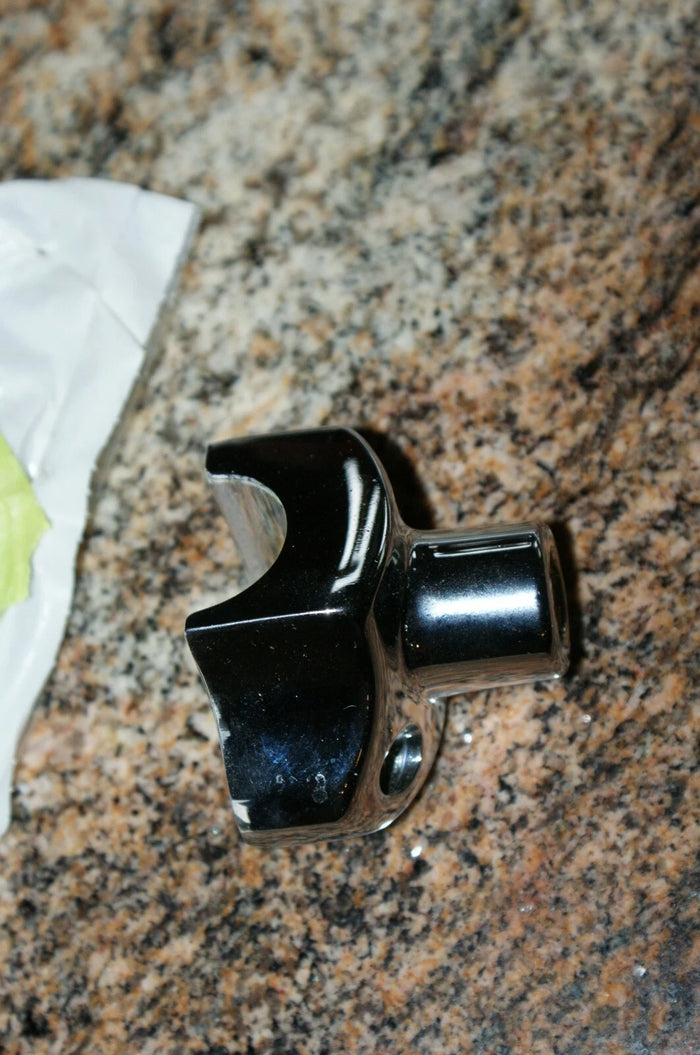 Genuine Harley Davidson handlebar clamp riser 56116-77 Chrome