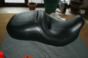 Harley Davidson 52164-10 touring seat with small flaws - used NICE LOOKING!