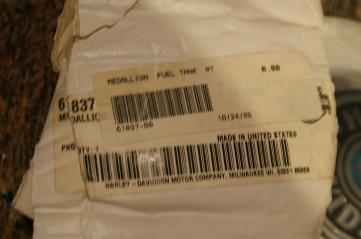 NOS Genuine Harley Davidson Medallion Emblem Fuel Tank RIGHT 61837-00
