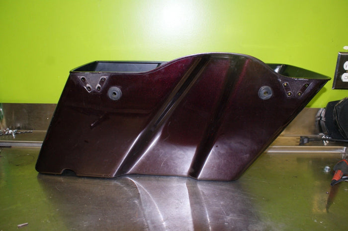 2006 Harley-Davidson LEFT SADDLEBAG BOTTOM-90753-93 90867-05 BPS USED