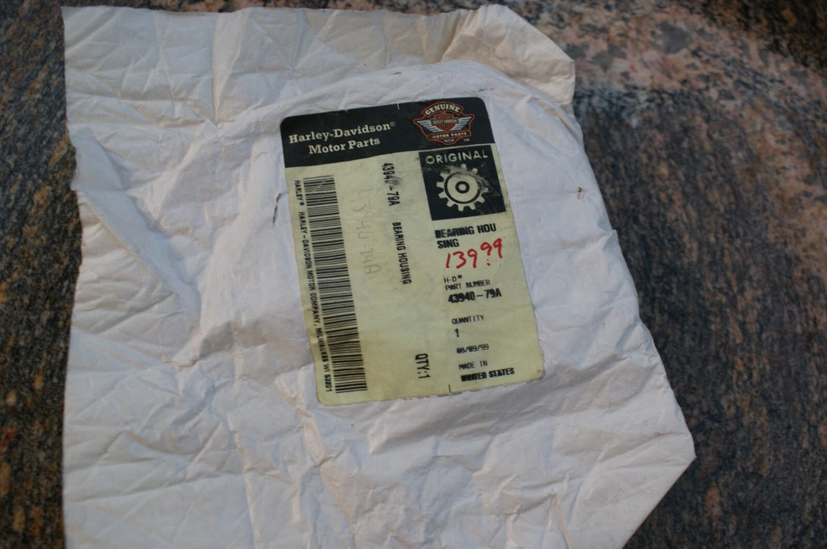 NOS Genuine Harley Davidson bearing housing 43940-79