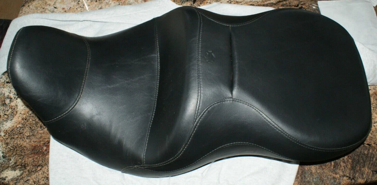 Genuine Harley Davidson Touring Reach Sundowner Seat 52000131 NICE!
