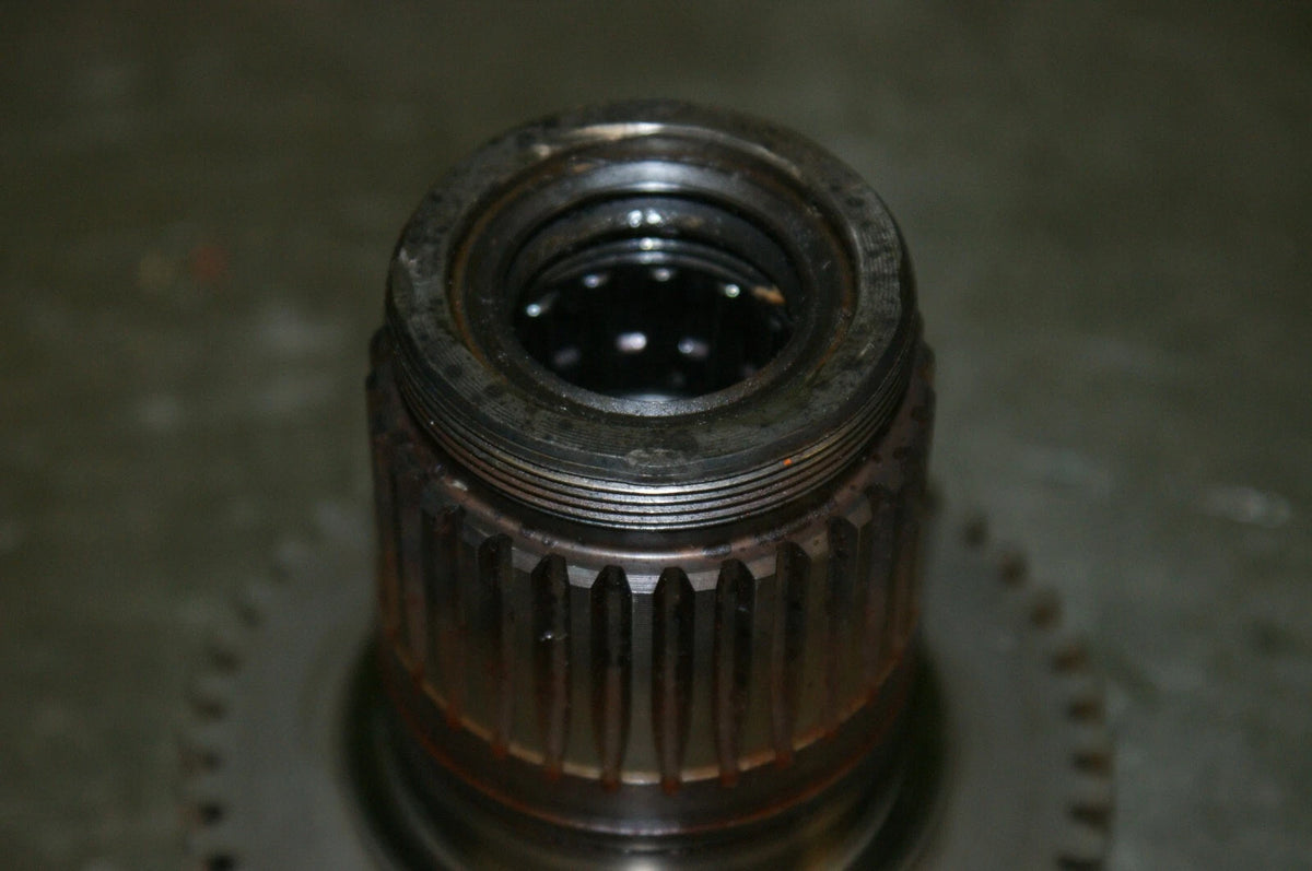 Genuine Harley Davidson six speed transmission driven output gear 35122-06 FLAWS