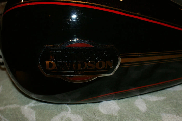 New 2011 Harley Davidson fuel gas tank Ultra classic Merlot Sunglow / Black 61356-11DHE