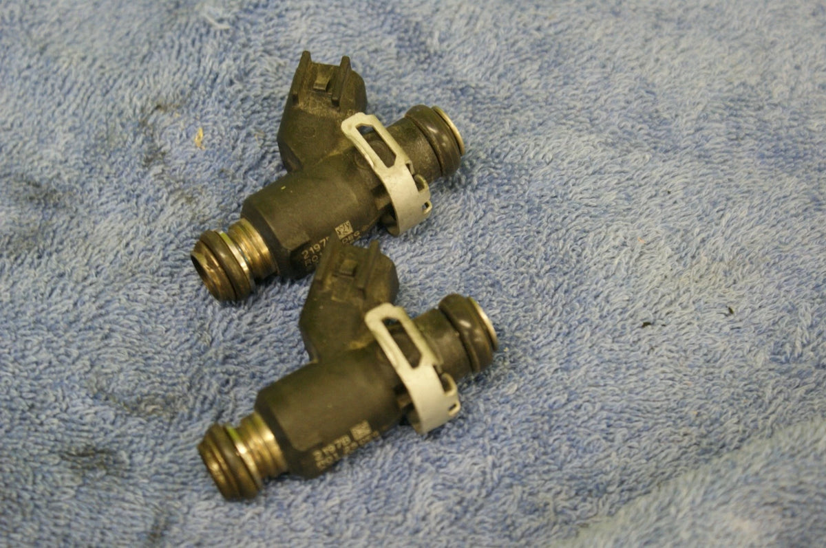 HARLEY DAVIDSON 2006 FLH Ultra Fuel Injector - Used - 27709-06 PAIR!!!