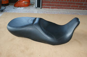 Used Harley Davidson OEM REACH seat Touring FLH models 52619-08 Excellent