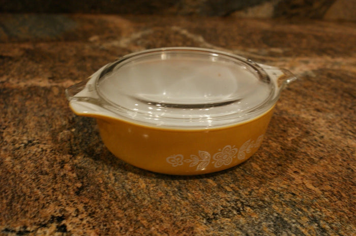 Pyrex 47 Butterfly Gold Cinderella Casserole Dish With 470-C Glass Lid 1 Pint