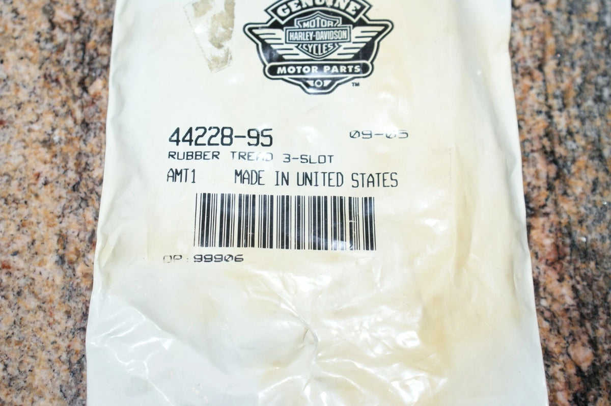 Genuine Harley Davidson NOS rubber tread 3 - slot 44228-95