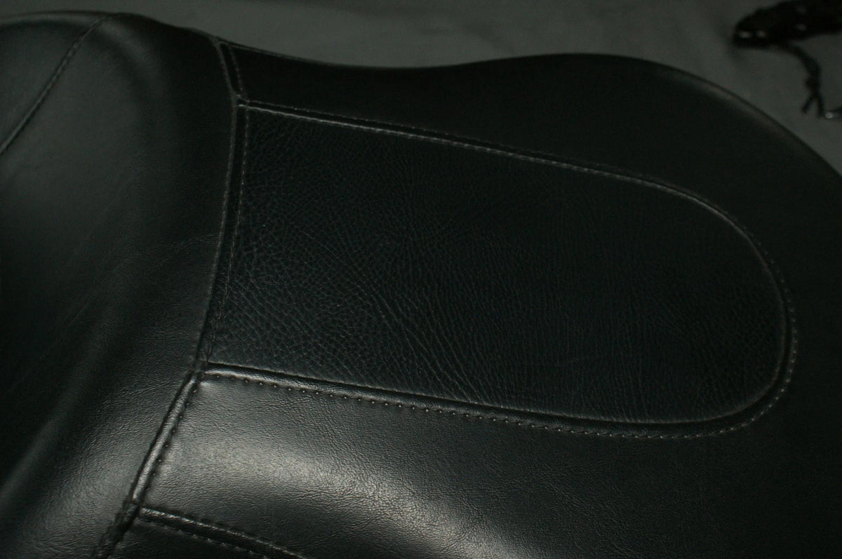 2006 Harley Davidson Dyna Sundowner seat Grained Inlay - EXCELLENT used!