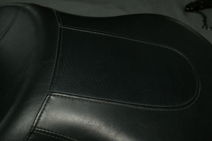 2006 Harley Davidson Dyna Sundowner seat Grained Inlay - EXCELLENT used!