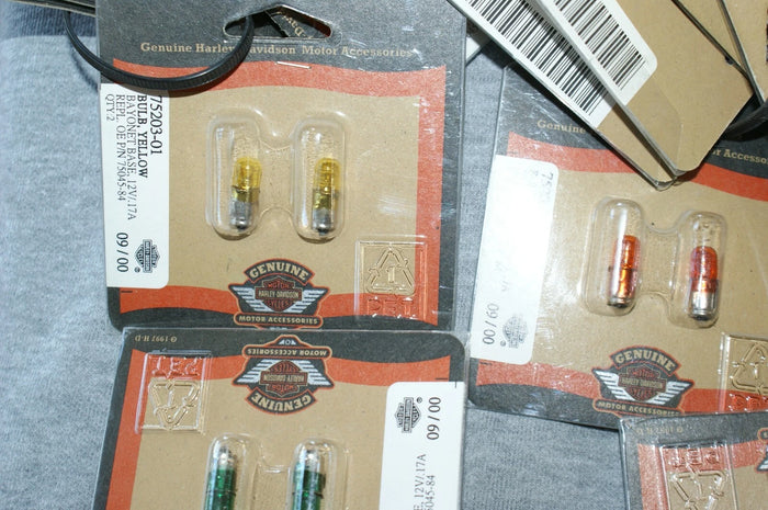 Harley Davidson Bulb swap meet grab bag 25 Packages 50 bulbs MutliColor 75203-01