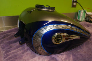 2016 Harley Davidson CVO Limited 110 fuel gas tank Palladium Silver / Blue NICE!