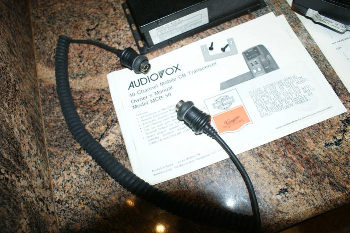 NOS HARLEY DAVIDSON 77005-87 CB / Microphone kit touring w/ premium radio